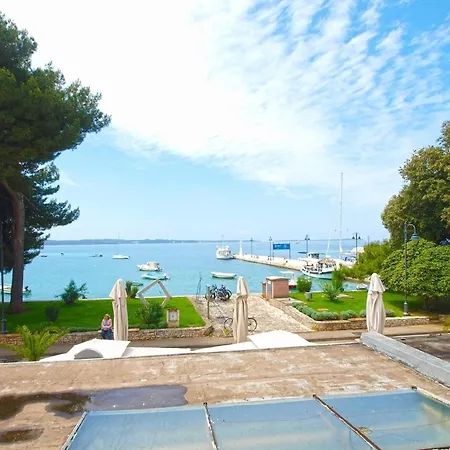 Apartment Fuer 2 Personen Ca 35 Qm In Fazana, Istrien Istrische Riviera *